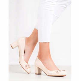 Weide Bombas lacadas beige 1