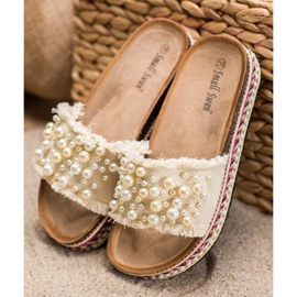 Small Swan Zapatillas En La Plataforma Con Perlas beige 1 Small Swan Zapatillas En La Plataforma Con Perlas beige 1