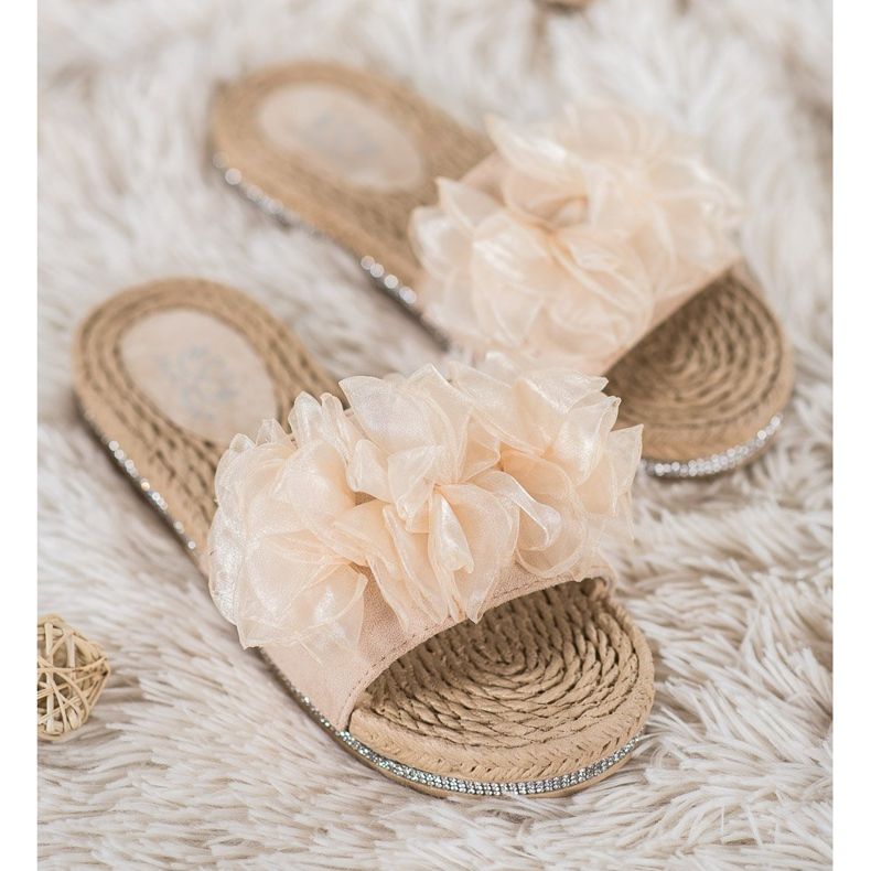 Small Swan Zapatillas con adorno beige 2