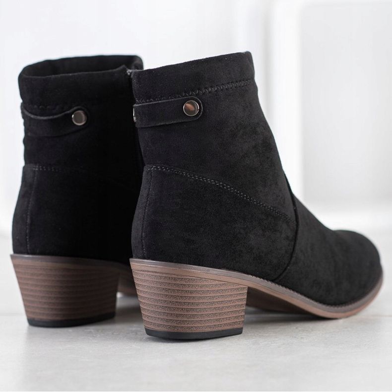 Camo Botas casuales en un poste negro 1 Camo Botas casuales en un poste negro 1