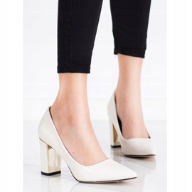 Goodin Bombas con estilo en tacones altos beige 1