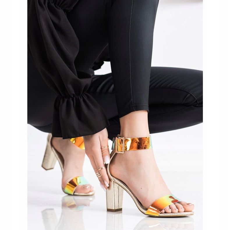 Goodin Sandalias En Una Barra Con Efecto Holo dorado 1