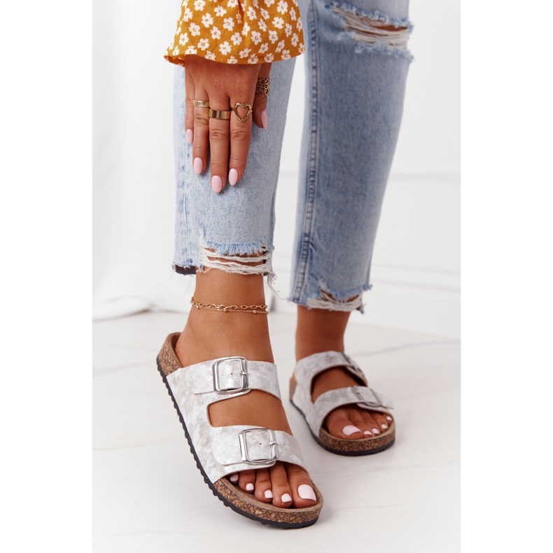 Pantuflas De Mujer Con Hebillas Plata Vivio 1