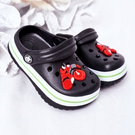 Zapatillas Espuma Infantil Kroks Black Lazy Day negro multicolor 2 Zapatillas Espuma Infantil Kroks Black Lazy Day negro multicolor 2