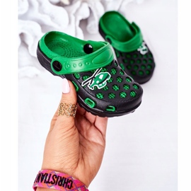Pantuflas Niños Espuma Kroks Negro y Verde Júpiter 3