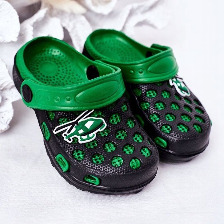 Pantuflas Niños Espuma Kroks Negro y Verde Júpiter 2