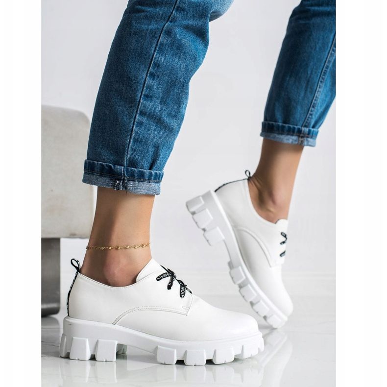 SHELOVET Brogues blancos en la plataforma 2