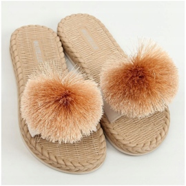 Pantuflas beige con pompón S-410 Beige 1