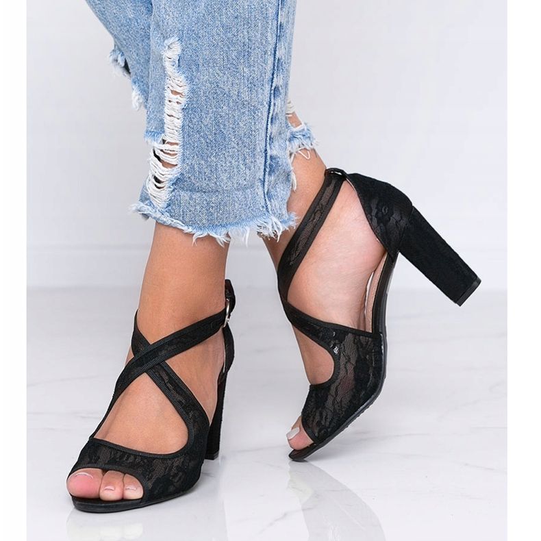 Sandalias de encaje negro en el poste de Beth 1 Sandalias de encaje negro en el poste de Beth 1