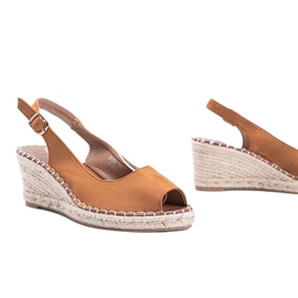 Sandalias con cuña camel de Caitlin marrón 1