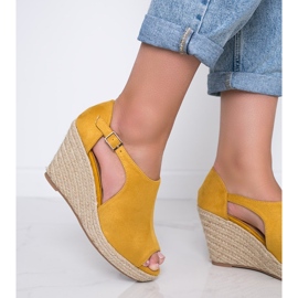 Sandalias cuña mostaza Moko amarillo 1