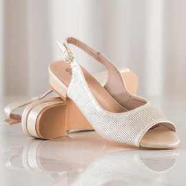 Sabatina Sandalias caladas en tacones bajos beige 1