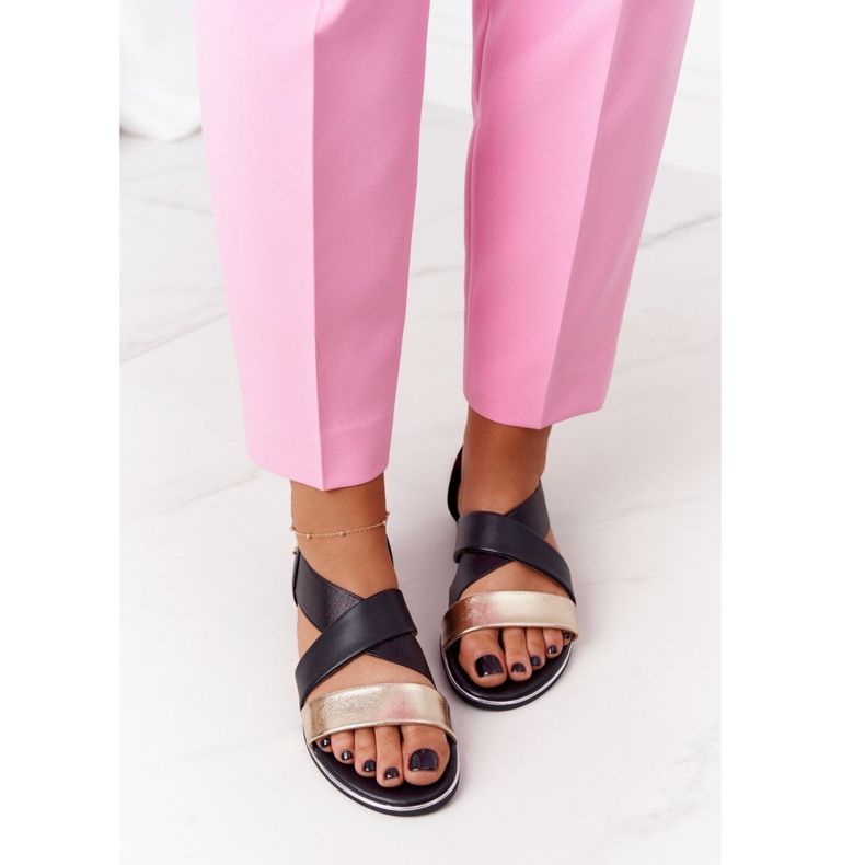 Sandalias de canalé dorado y negro 2