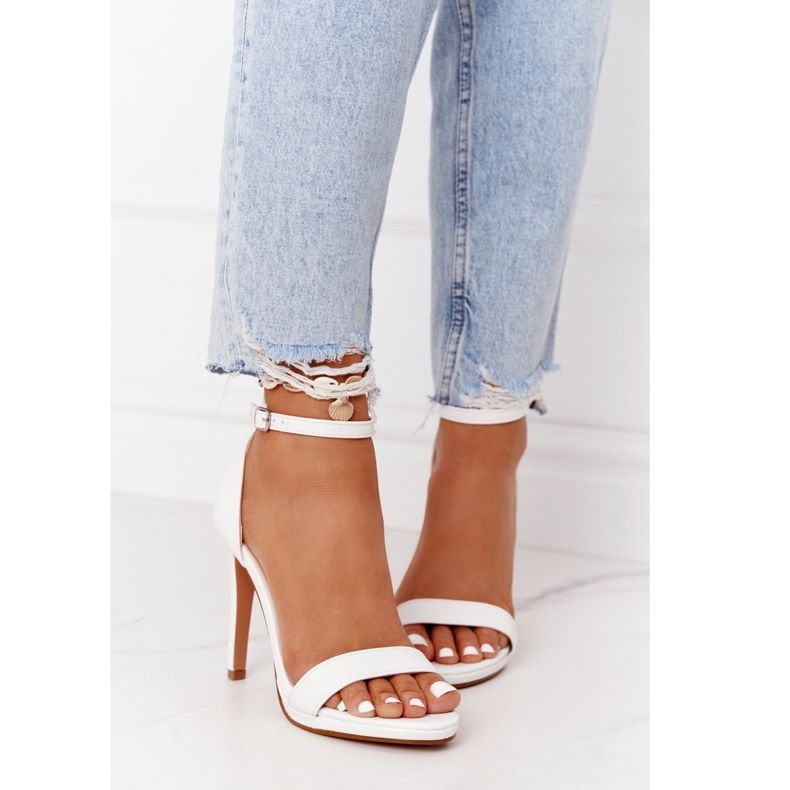 PG1 Sandalias elegantes en un tacón glamour blanco 2 PG1 Sandalias elegantes en un tacón glamour blanco 2