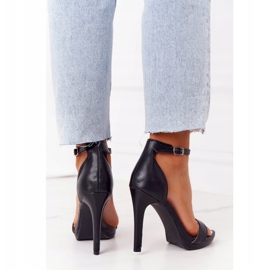 PG1 Elegantes sandalias negras de glamour en un tacón alto negro 3
