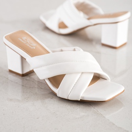 Small Swan Pantuflas Elegantes de Piel Ecológica blanco 1 Small Swan Pantuflas Elegantes de Piel Ecológica blanco 1
