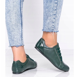 Zapatos verdes con puntera barnizada de Parady 2