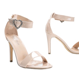 Sandalias Be My Baby lacadas en beige 1