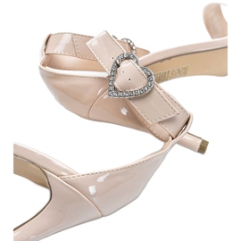 Sandalias Be My Baby lacadas en beige 2