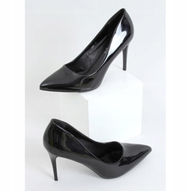Zapatos de salón con tacón lacado en negro 3963 Negro 1