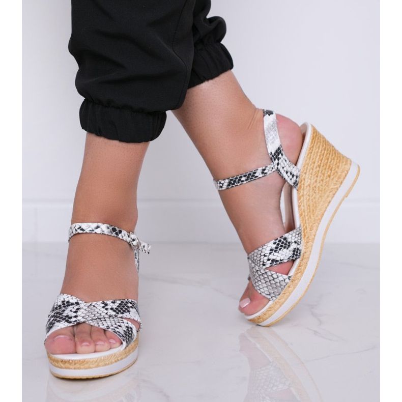 Sandalias de cuña blancas con estampado de piel de serpiente Peekaboo blanco 2