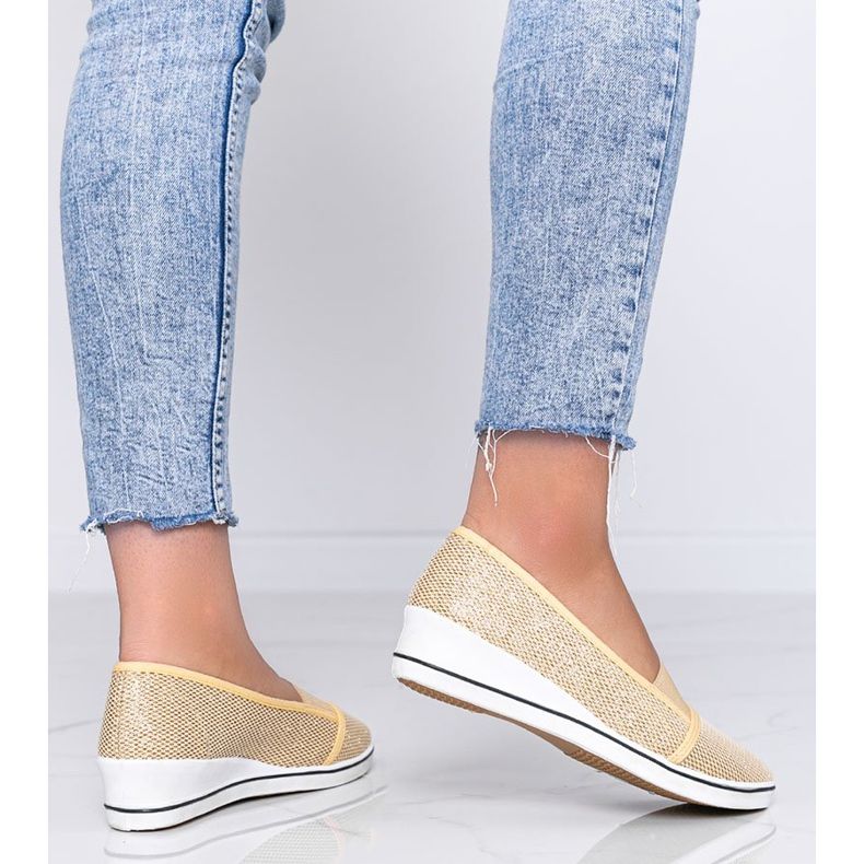 Bailarinas doradas brillantes en la cuña Glam Star dorado 1