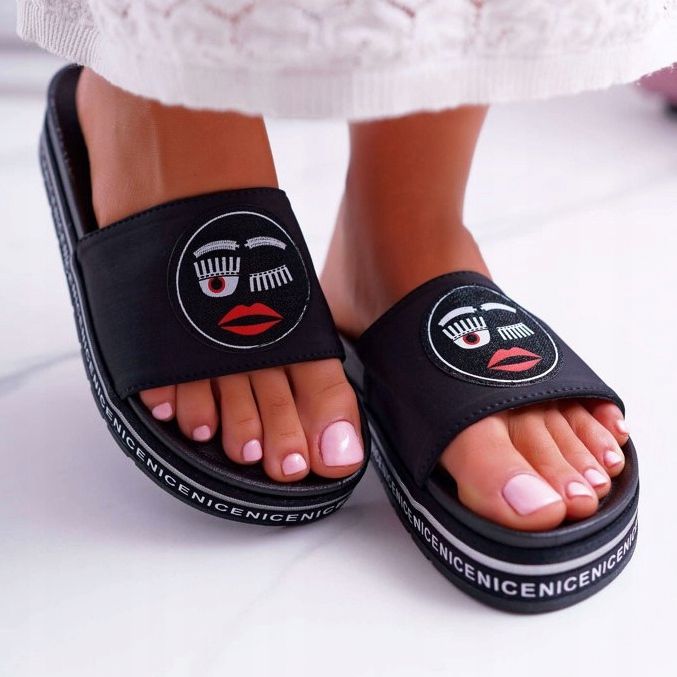 Pantuflas De Mujer En La Plataforma S.Barski 802-10 Negro 2 Pantuflas De Mujer En La Plataforma S.Barski 802-10 Negro 2