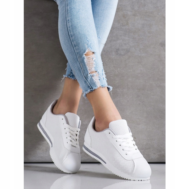 SHELOVET Zapatillas con estilo calado blanco 2