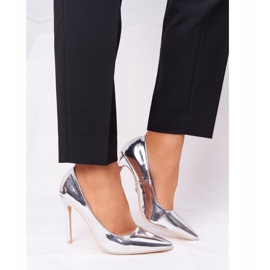 Elegantes Tacones Lacados Lu Boo Plata 2
