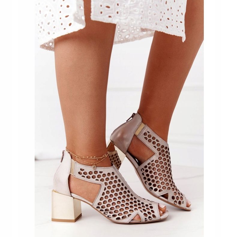 Sandalias caladas en una barra Maciejka 04593-25 Golden Rubbed marrón 2