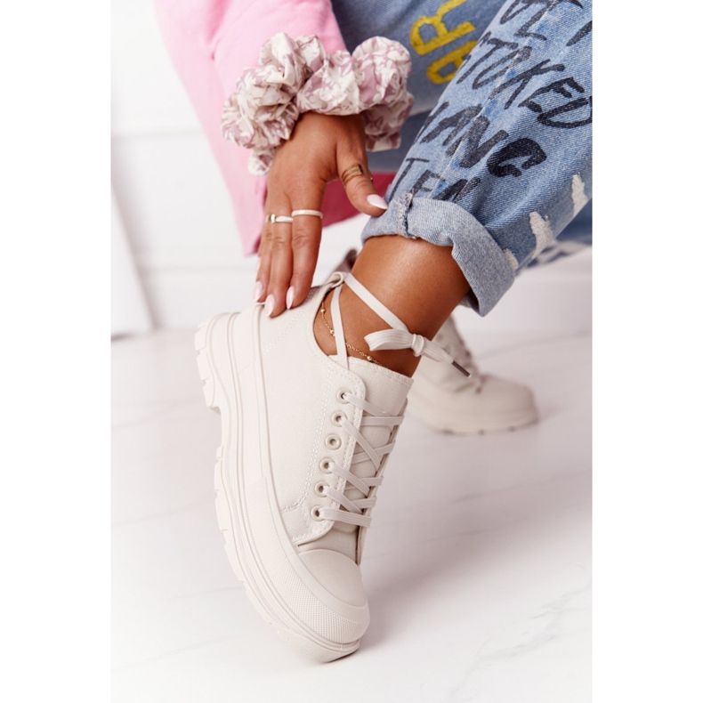 Zapatillas de mujer beige Travel Time en suelas grandes 1