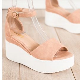 Comer Sandalias ligeras en la plataforma beige 1