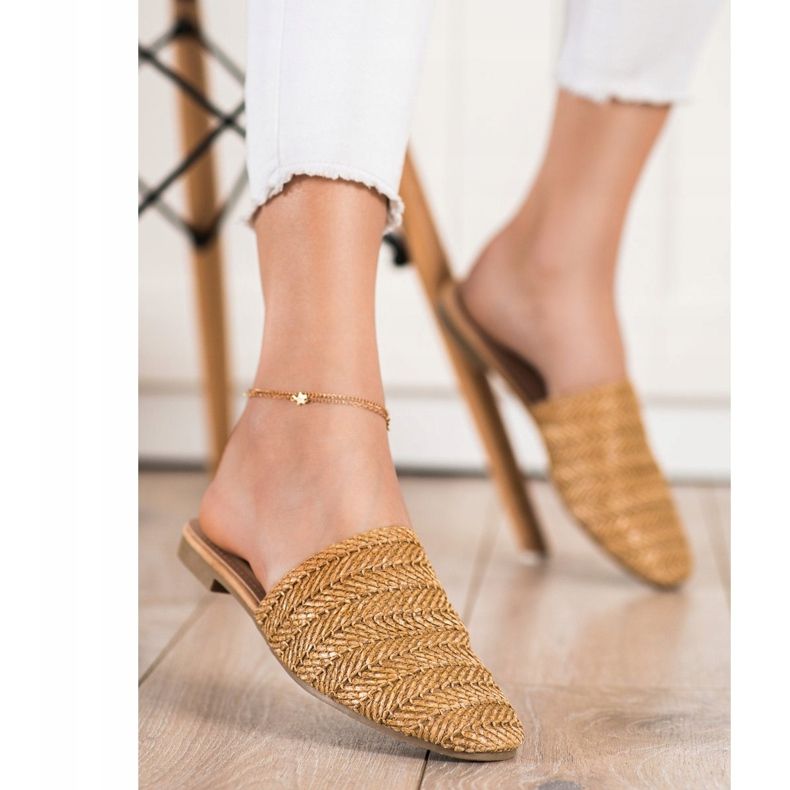 SHELOVET Pantuflas de paja marrón 2