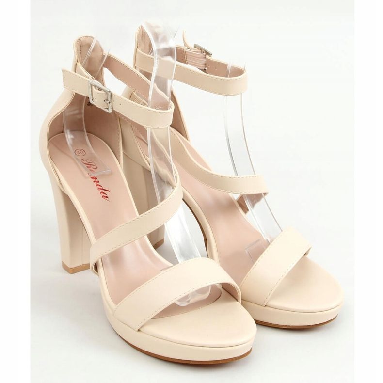 Sandalias en la plataforma beige S-839 Beige 1