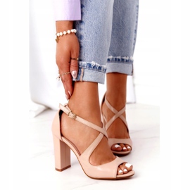 PG1 Elegantes sandalias jemma desnudas en un bar beige 1 PG1 Elegantes sandalias jemma desnudas en un bar beige 1