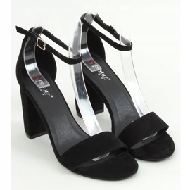 Sandalias negras en el poste AF03P Negro 1