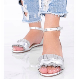 Sandalias grises con volante Bora plata 1
