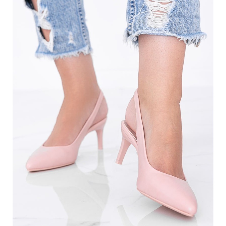 Bombas rosas en un alfiler de Elen 1