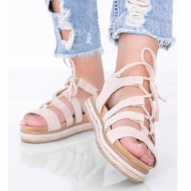 Sandalias beige con cordones de Layla 2