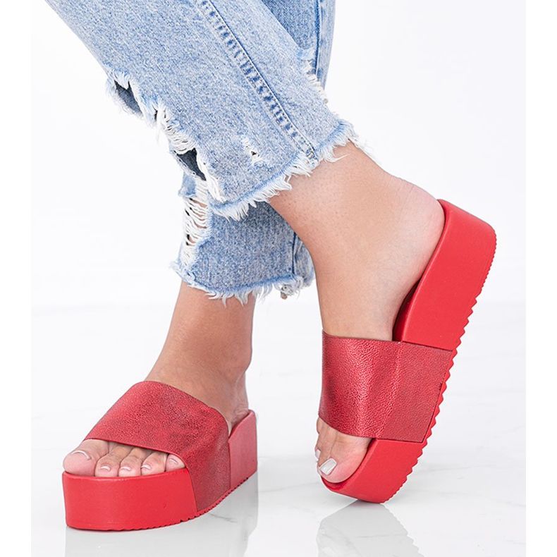 Chanclas rojas sobre suela gruesa Crysta rojo 1