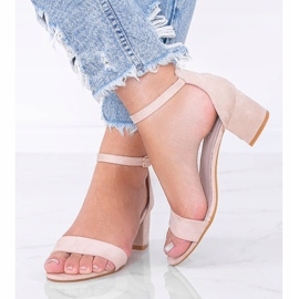 Sandalias beige en un poste bajo Tu toque 1