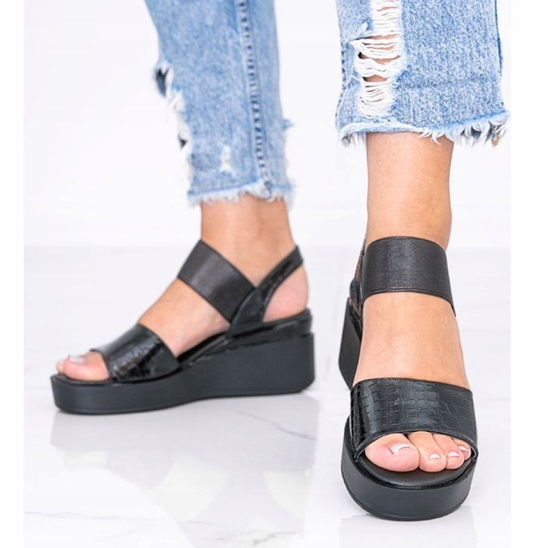 Sandalias con cuña negras de Tiffi negro 1