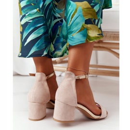 Sandalias de tacón de ante beige Janet 1