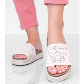 Pantuflas Glam Shape de encaje beige 1