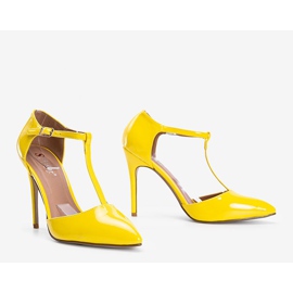 Zapatos de salón amarillos en un tacón estilo Street 1