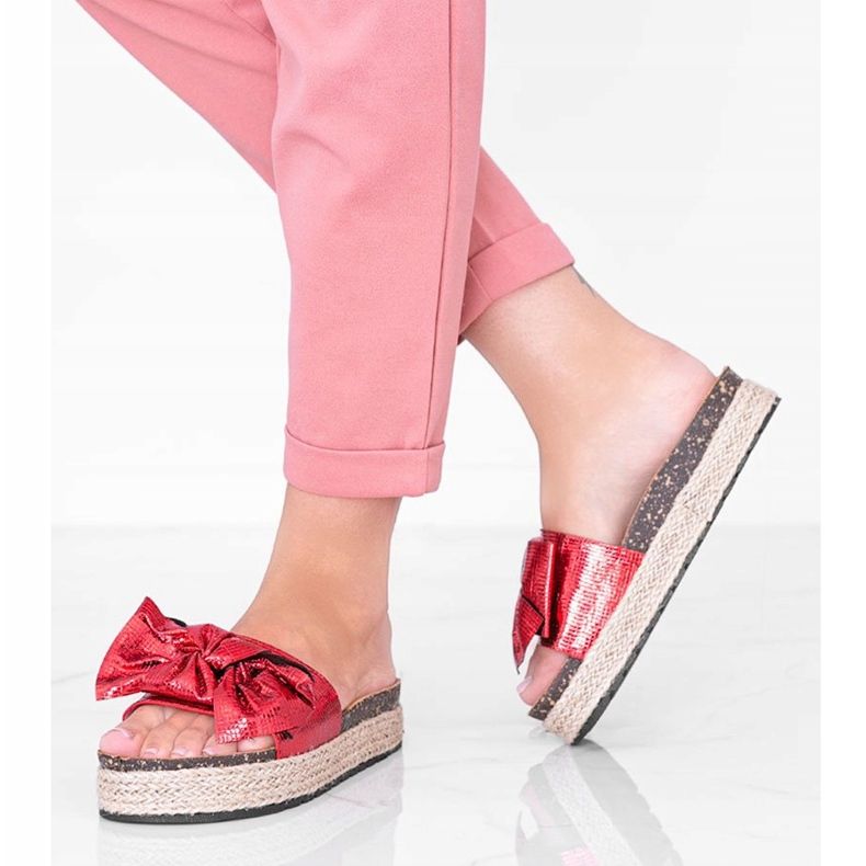 Zapatillas Columbia rojas con lazo rojo 1