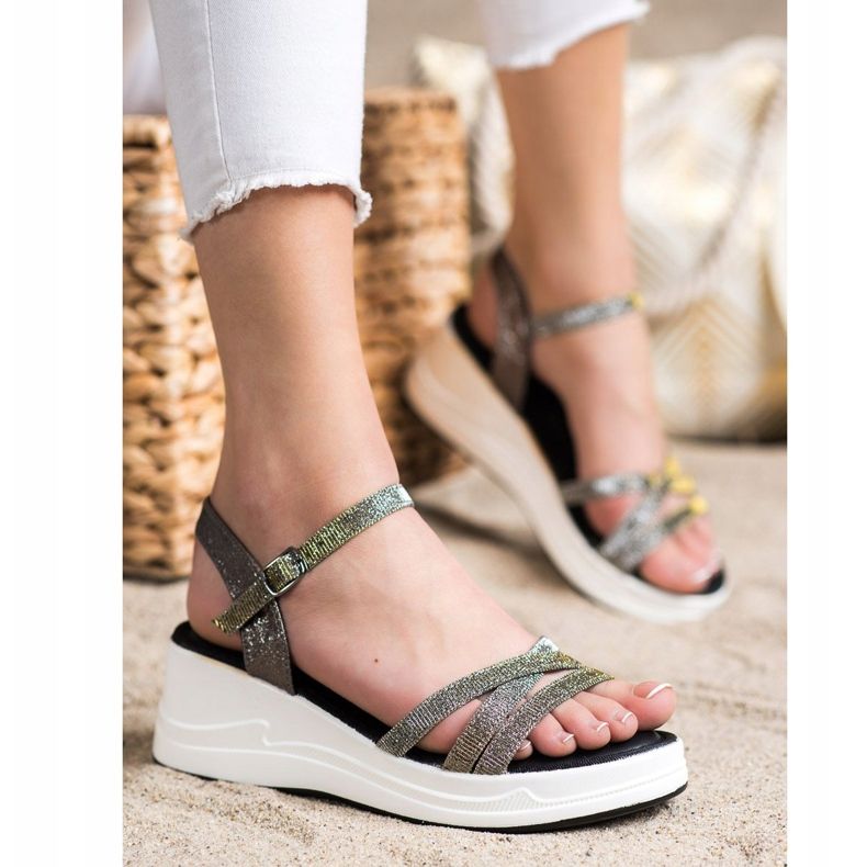 Small Swan Sandalias de purpurina en cuña negro 1