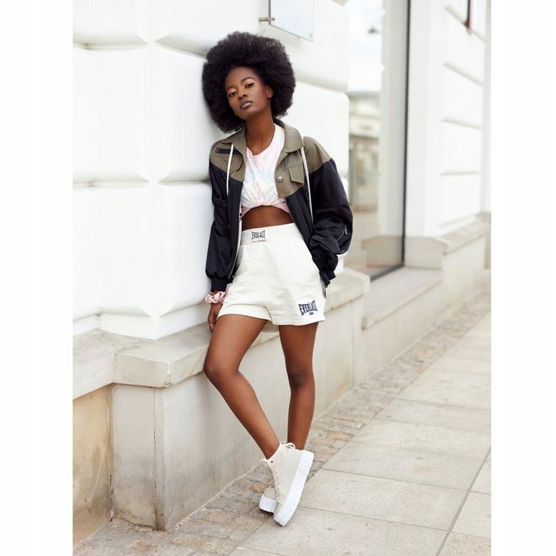 Zapatillas altas para mujer en una plataforma Manhattan beige 1 Zapatillas altas para mujer en una plataforma Manhattan beige 1