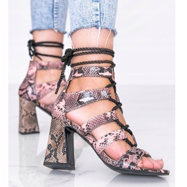 Sandalias rosas en el patrón de piel de serpiente Merry negro rosado 2