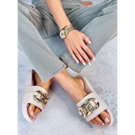 Zapatillas beige con cadena CK203 Beige 3